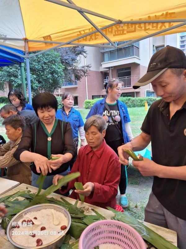 便民服务进家门，社区温情暖人心