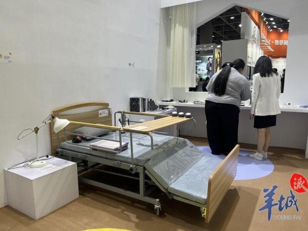 用呼吸“指挥”轮椅、护理床！老博会无障碍设计吸睛