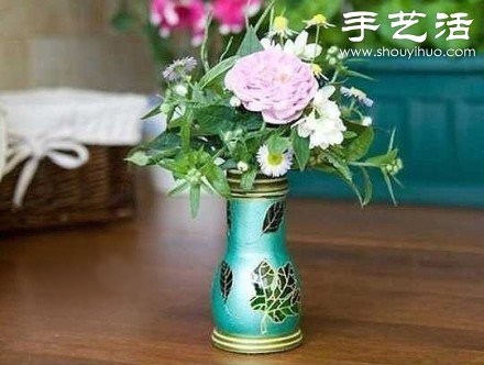 玻璃瓶变废为宝手工制作精致花瓶 - www.shouyihuo.com
