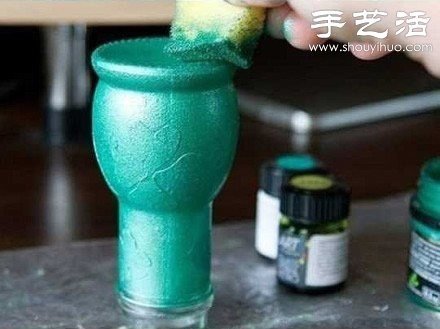 玻璃瓶变废为宝手工制作精致花瓶 - www.shouyihuo.com