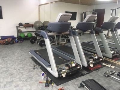 必确跑步机维修1.jpg