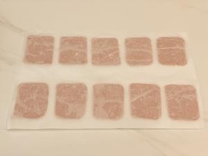 这大概是我见过的最强火腿片保存方法!的做法 步骤3