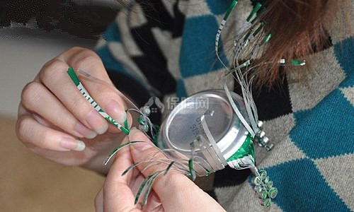 家居DIY：废弃易拉罐手工DIY工艺小椅子