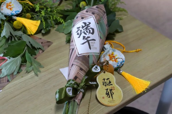 我们的节日丨城发集团举办“指尖上的端午情”女职工手作DIY主题活动