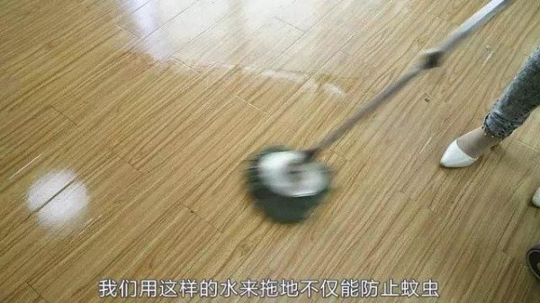 拖地别只用水拖，教你一招