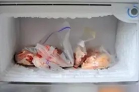 装菜的“塑料袋”放进冰箱,不仅有毒还致癌?实验揭晓真相图片