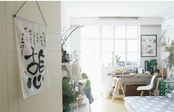 低成本改造简陋出租屋—墙壁