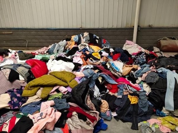 上海回收废品站 收购旧衣服 家庭旧物品 旧数码产收