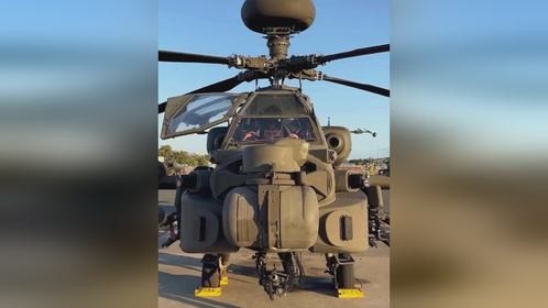AH-64D“长弓阿帕奇”重型武装直升机新加坡版本
