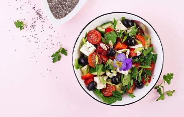 这种饮食对健康有益(图片来自 Freepik/Timolina)