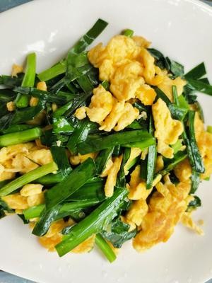 韭菜炒鸡蛋——三分钟快手下饭菜 掌握火候的秘诀的做法 步骤8