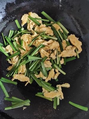 韭菜炒鸡蛋——三分钟快手下饭菜 掌握火候的秘诀的做法 步骤6