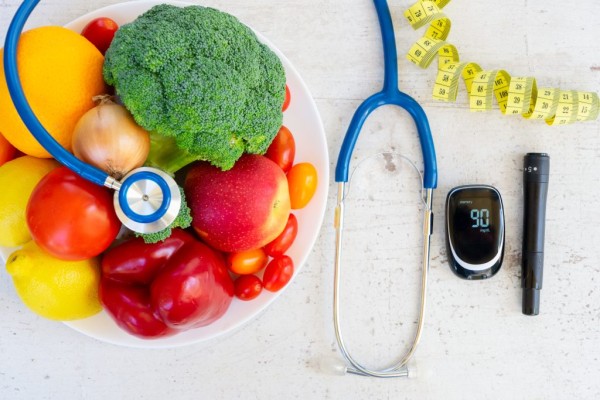 The Ultimate Diabetic Diet Guide: Reducing Blood Glucose Without Medication