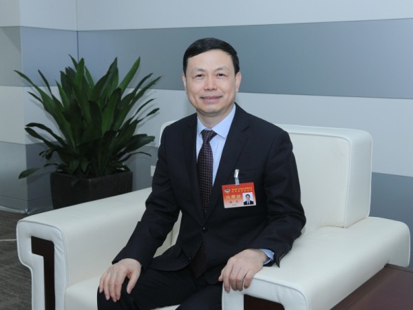 全国政协常委、中国移动董事长杨杰:全面推进“AI+”行动 加快形成新质生产力