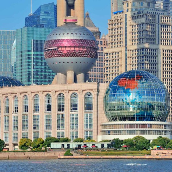 上海景点:东方明珠塔