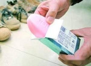 鞋柜里面的臭味怎么去除 第3张