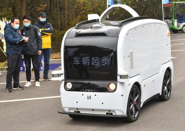 科技改变生活：武汉无人驾驶出租车的奇妙之旅-有驾