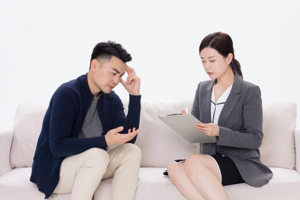 《婚姻家庭知识54问：幸福婚姻生活的秘诀大揭秘》 图2