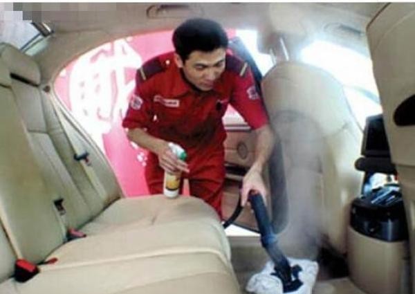 如何清洗汽车内饰更好？教你这几招，内饰整洁还干净