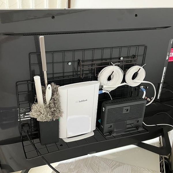 ワイヤーネット,配線隠し,Wi-Fiルーター隠し,テレビ裏の配線,リビング収納,DIY♡,100均,コンセント隠し,Lounge,テレビ,全て100均♫,RoomClipmag掲載 ありがとう♡ miiの部屋