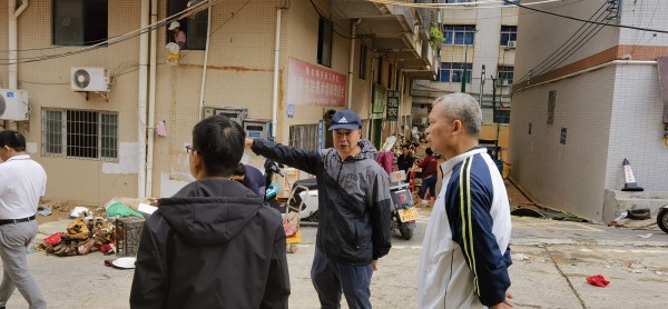宁脏我一个，清洁千万家 市城管执法局迅速开展灾后卫生清洁工作