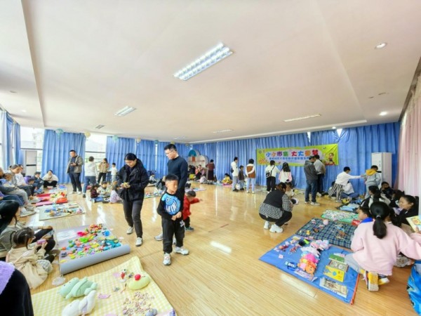 小小市集 大大童梦——童前社区开展儿童友好共建市集主题活动