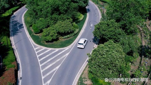比亚迪2023款e2，年轻人都说“中”的10万级家庭纯电优选-有驾
