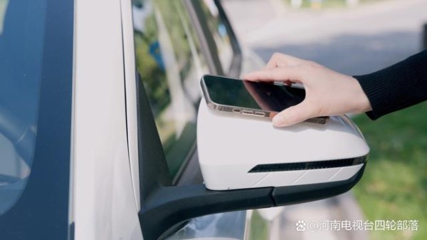 比亚迪2023款e2，年轻人都说“中”的10万级家庭纯电优选-有驾