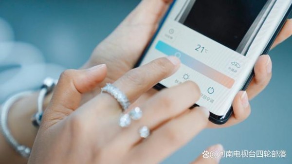 比亚迪2023款e2，年轻人都说“中”的10万级家庭纯电优选-有驾