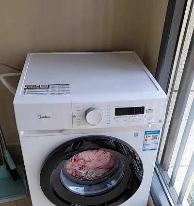 全自动滚筒洗衣机清洗指南（教你如何保持洗衣机洁净）