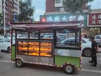 8.5新 炸串小吃车出售, 车况很好,2.2米的冷藏展示柜, 车长3.5 宽1.8米, 因本人开店无...
