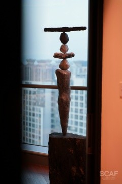 郑天雨《与原初呼吸同频的尝试》京都陶土(龙窑柴烧)、釉、金属、木 (2) 