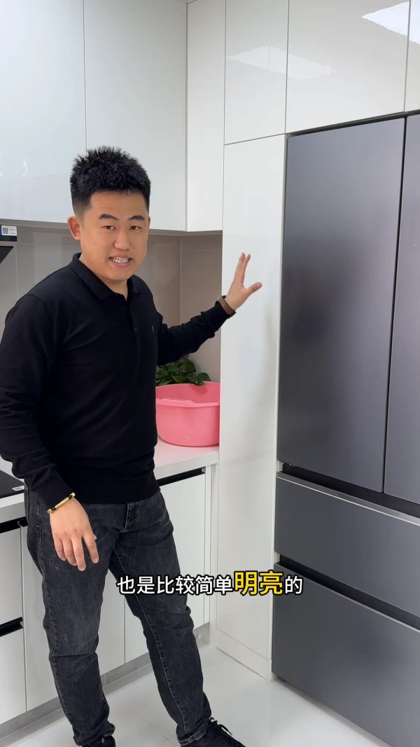 淘淘慧通：厨房布局与推拉门选择，打造简约实用的通透空间指南