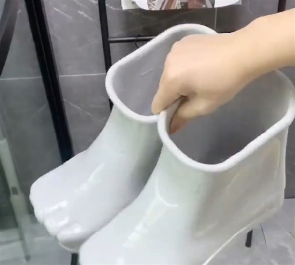“靴式”泡脚桶