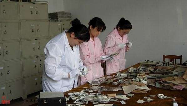档案馆抢救整理老照片 数字化保存利用体现历史价值 360截图20180801192853989.jpg