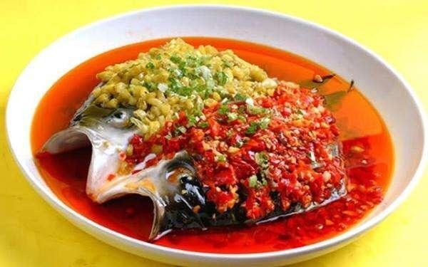 生活妙法:清蒸鱼头怎么做？鱼肉才又鲜嫩？