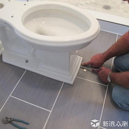 手把手教你解决卫生间异味臭味_新浪众测