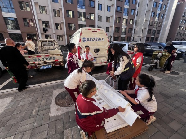 筑牢社区安全防线 守护居民幸福生活|回民区钢铁路办事处咱家社区相关图片