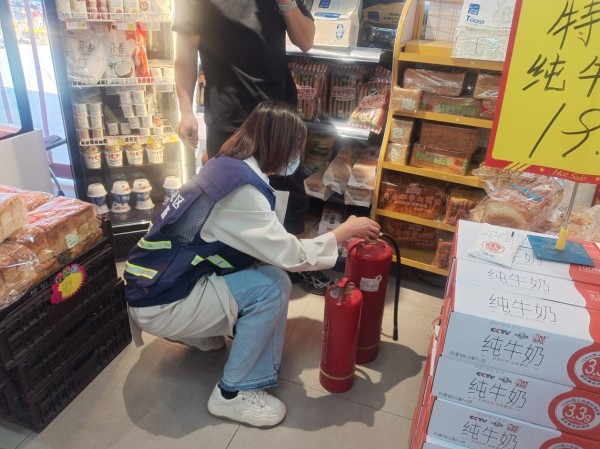 筑牢社区安全防线 守护居民幸福生活|回民区钢铁路办事处咱家社区相关图片