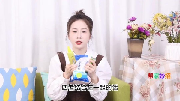 不管衣服多脏，往水里倒一碗，轻轻搓一搓，衣服洗完超干净...