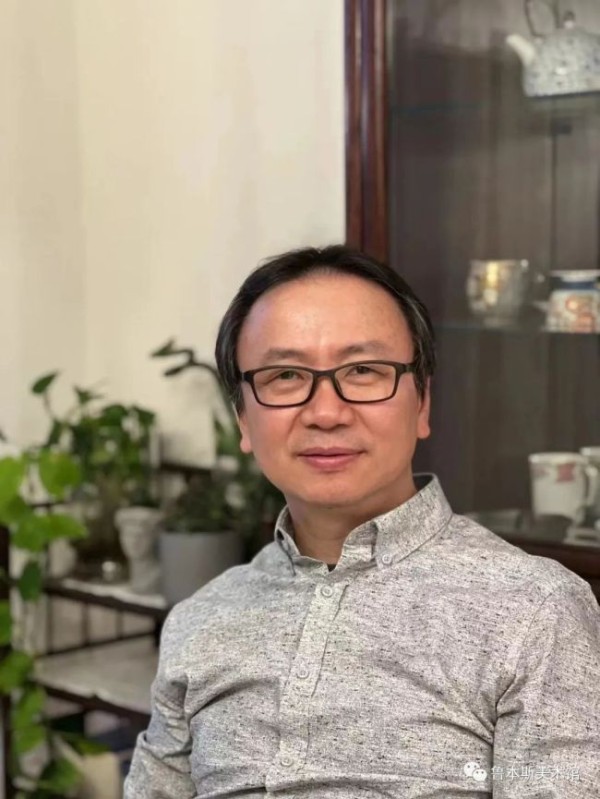 朱春林·油画丨在世俗之外营造一个纯粹而透明的艺术理想国
