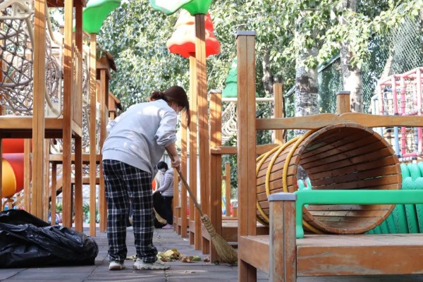 【绿色安全】全园清理可燃物 消除隐患保平安-幼师课件网第11张图片