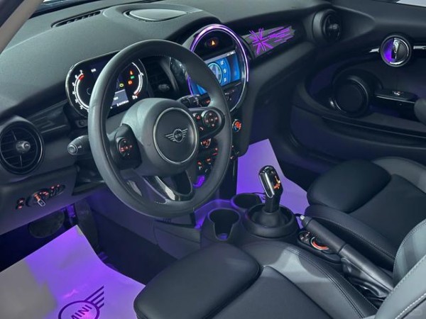 MINI 出行：解锁都市通勤的便捷密码-有驾