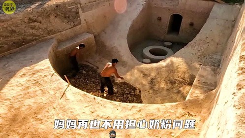 他们挖了十天十夜才挖到地下水