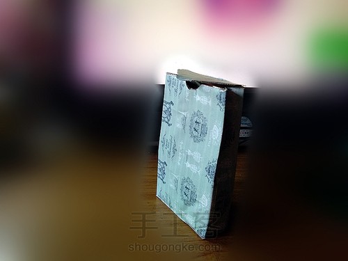 食品盒巧做精美礼品盒 第3步