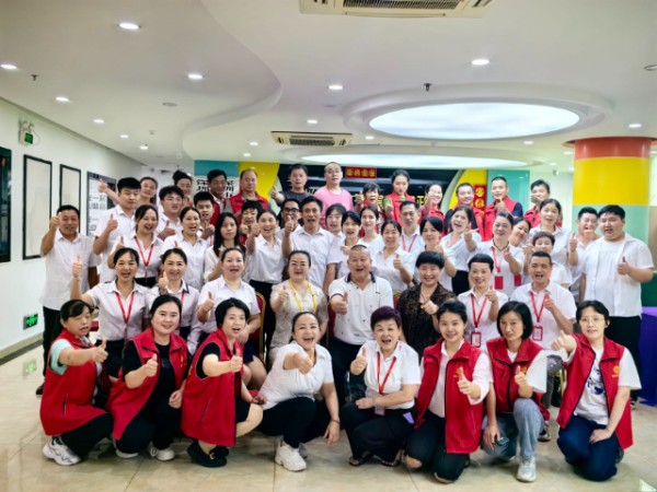 怎样育婴师价格实惠,育婴师