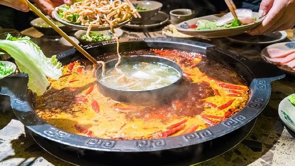如何快速去除身上的火锅味道