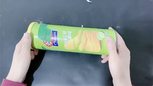 薯片桶你还舍得扔掉吗？直接放厨房，超实用，反正我是不扔了