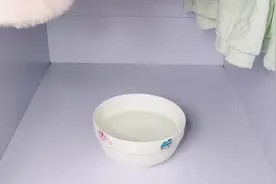 新买的家具有刺鼻难闻味道？教大家一个快速除味的方法，非常不错视频封面