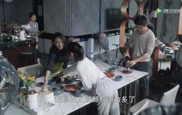 《三十而已》
